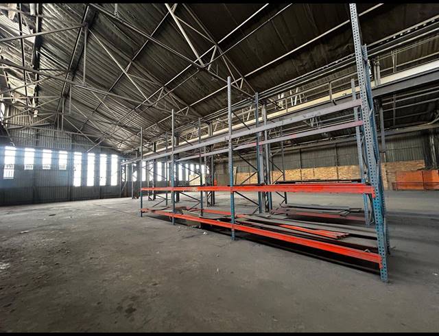 1,000M² WAREHOUSE TO LET IN WADEVILLE